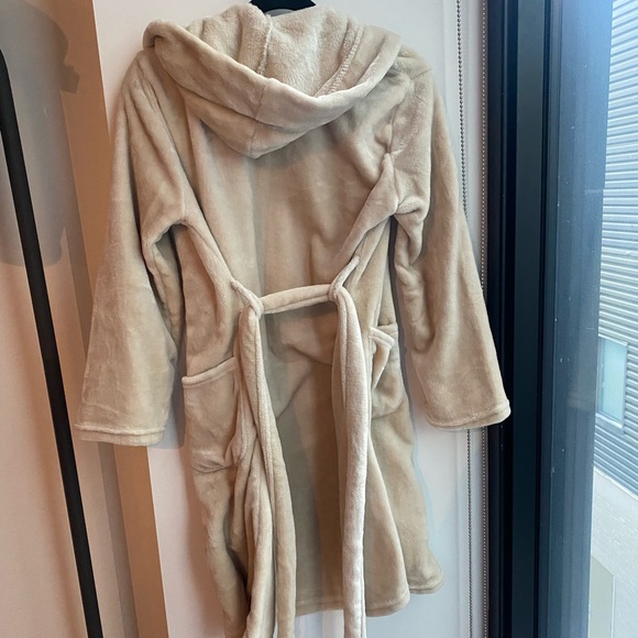 summer & rose | Plush Robe - Picture 2 of 3